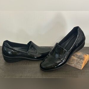Ecco Black Patent Leather Loafer,  
Women’s Size 40 (US 9-9.5), NIB